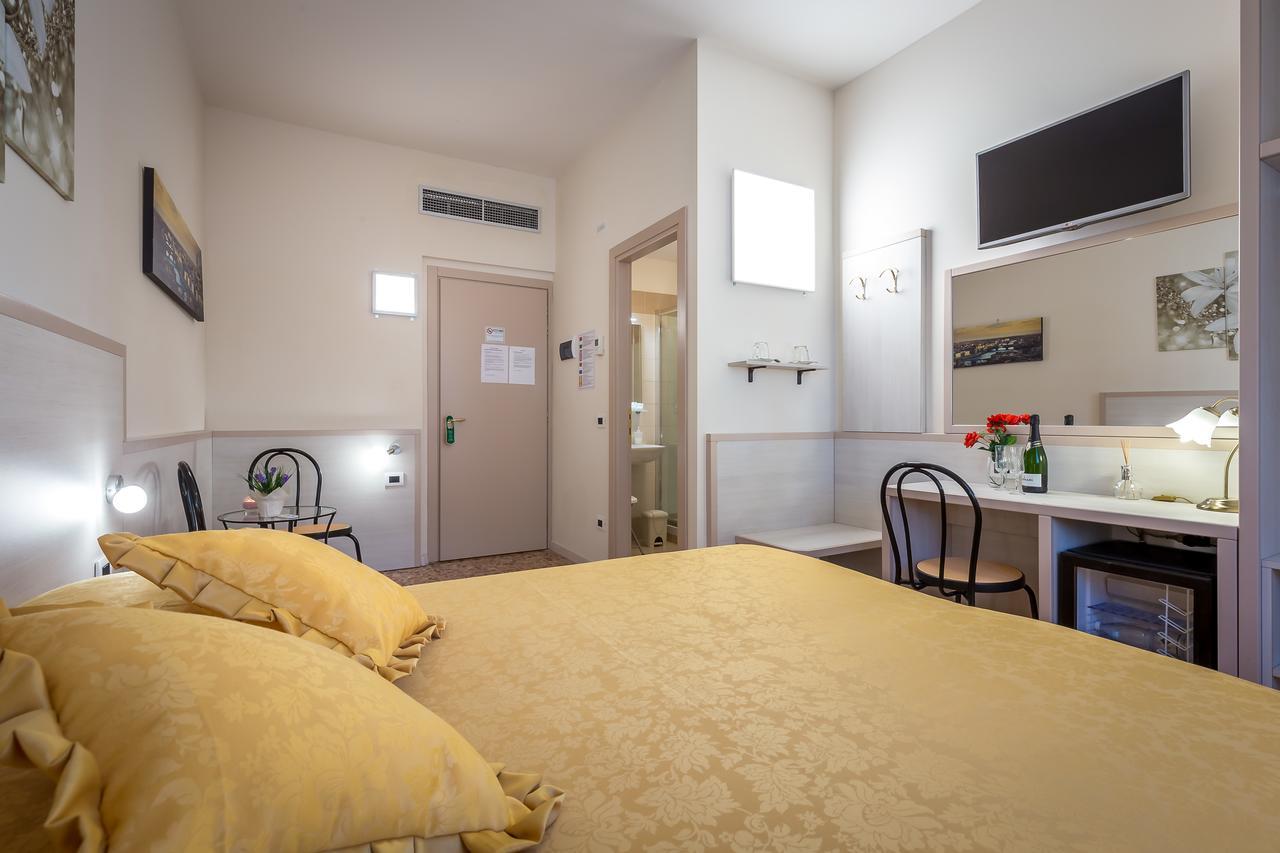 B&B Dolce Luna Florence Buitenkant foto